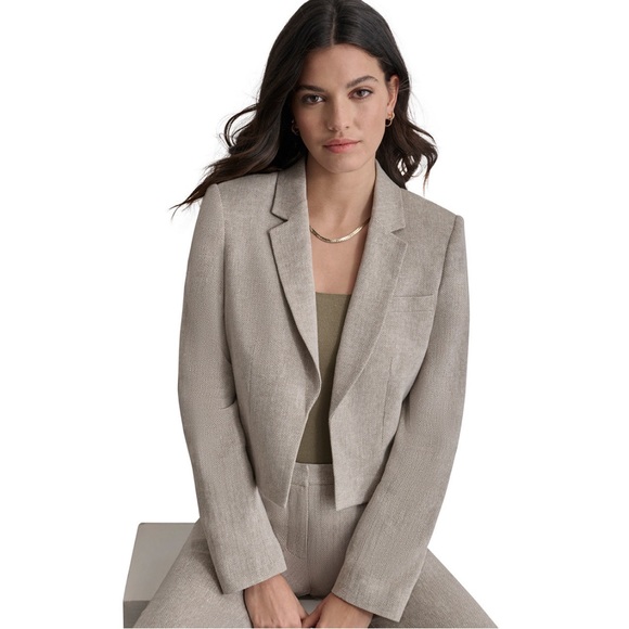 DKNY Cropped OPen front long sleeve Blazer size 4 - Picture 2 of 8